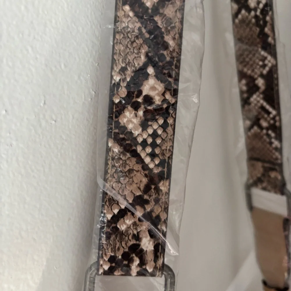 NWT Dolce Vita Tan Faux Leather Cross Body Purse Handbag Faux Snake Skin Strap - Picture 5 of 10